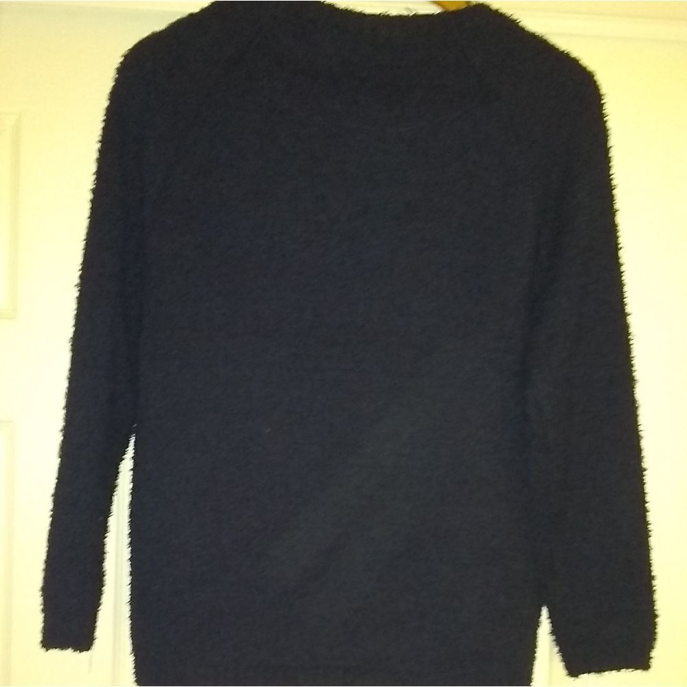 ⬇️⬇️⬇️H&M Blue Textured Crew Neck Sweater - Picture 2 of 5